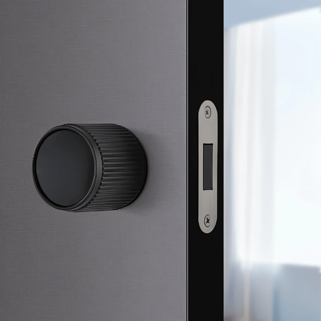 Mylo Handle and Lock - Residence Supply