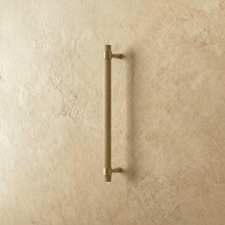 Qaris Pull Bar - Residence Supply