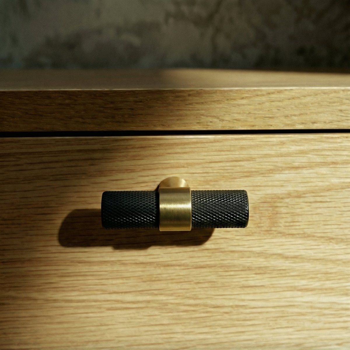 Qaris Pull Bar - Residence Supply