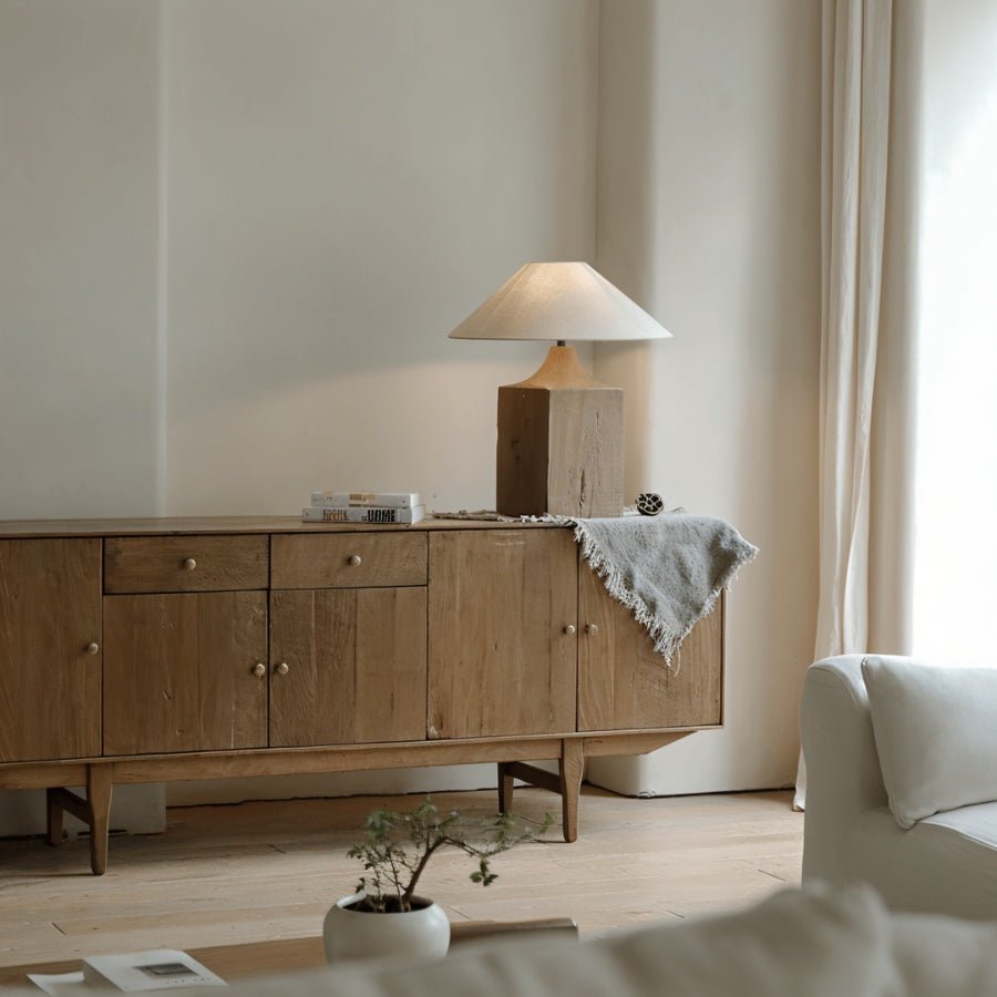 Zeran Log Base Table Lamp – Rustic & Versatile Lighting