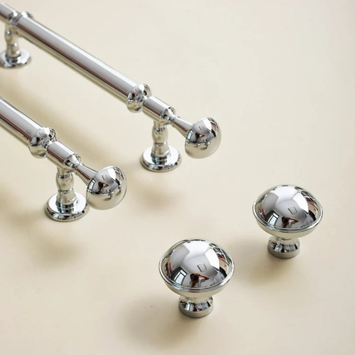 Make a statement with the Anzu Knob & Pull Bar, its sleek lines and refined finish elevating the overall ambiance of any room.