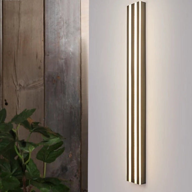 Ashil Wall Lamp