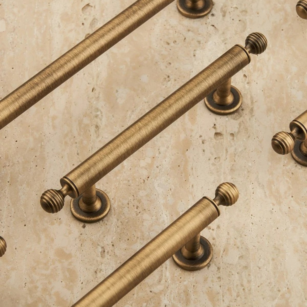 Orgil Knob & Pull Bar