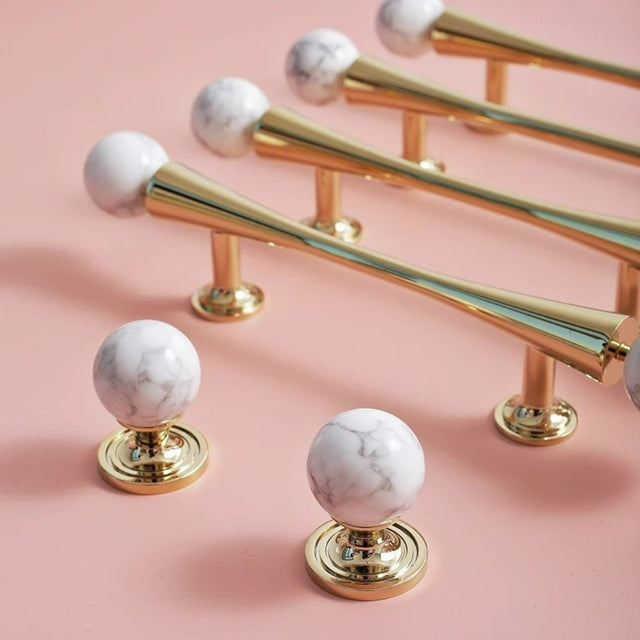 Poma Crystal Knob & Pull Bar