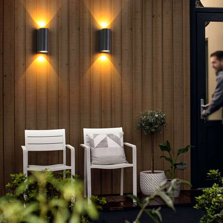 Prakash Outdoor Wall Lamp