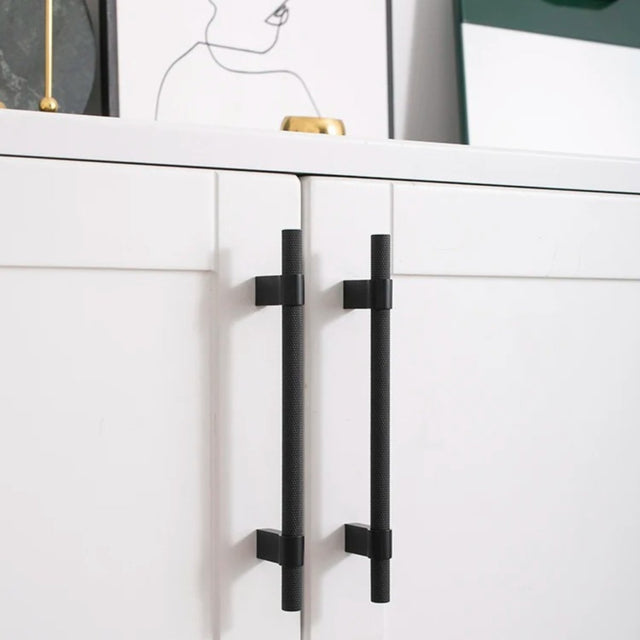 Varai Knob & Pull Bar