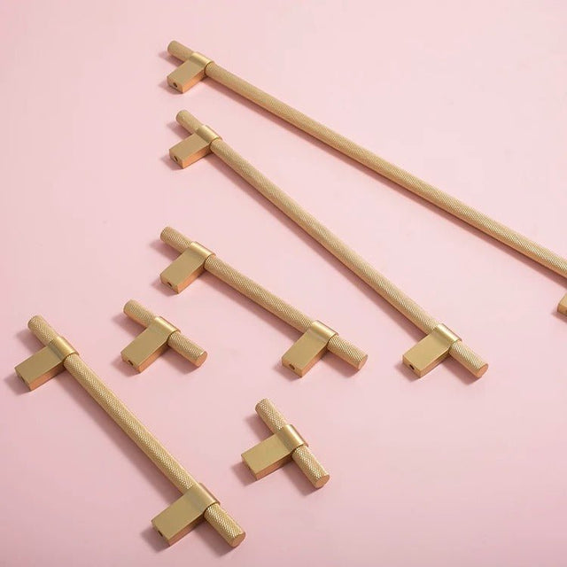 Varai Knob & Pull Bar