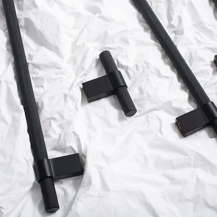 Varai Knob & Pull Bar