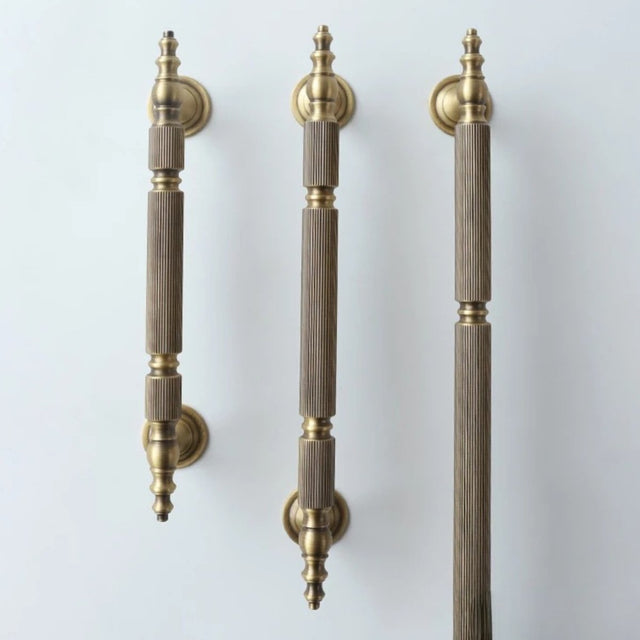 Yasha Knob & Pull Bar