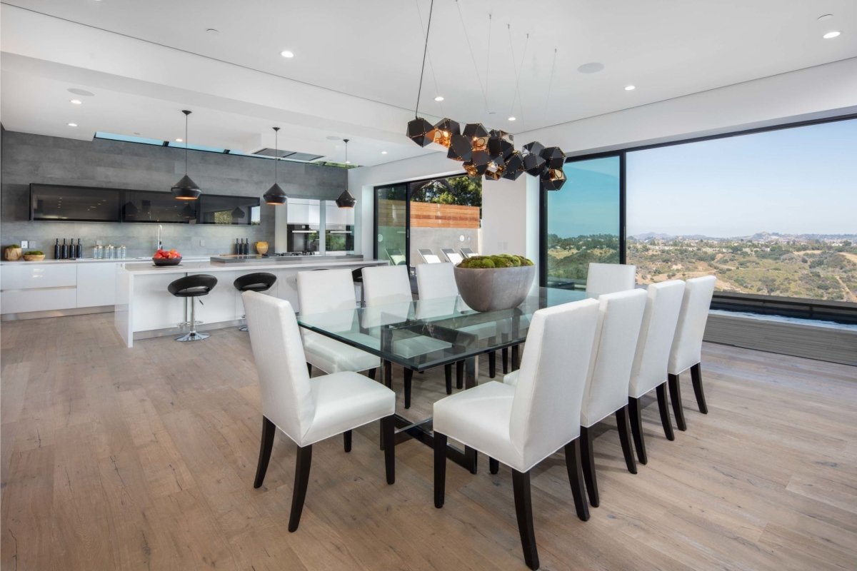 2824 Roscomare Rd — gallery image 5