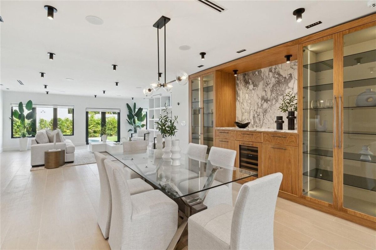 519 SW 25th Rd — gallery image 2