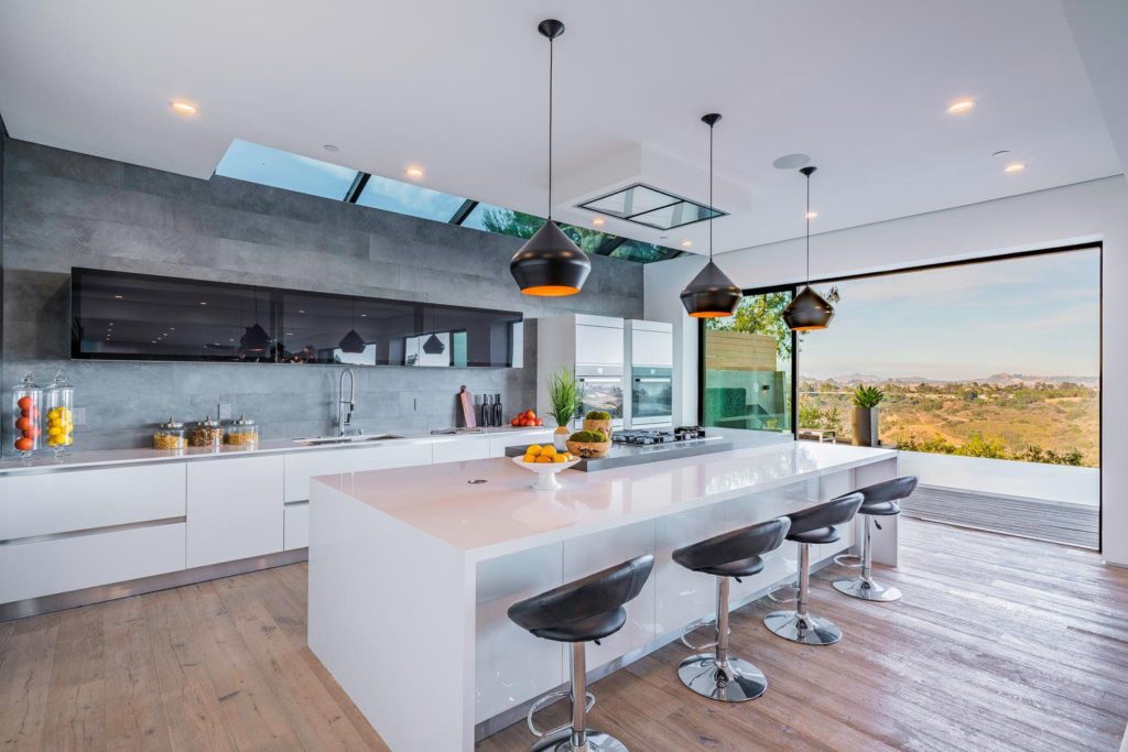 2824 Roscomare Rd — gallery image 8
